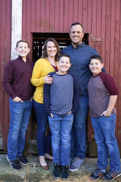 FAMILY BARN DOOR